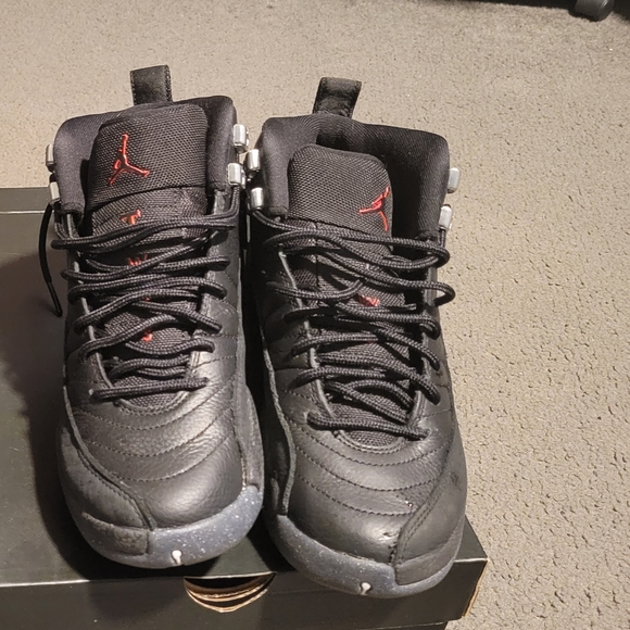 Boys GS Jordan 12 Retro - Picture 1 of 3